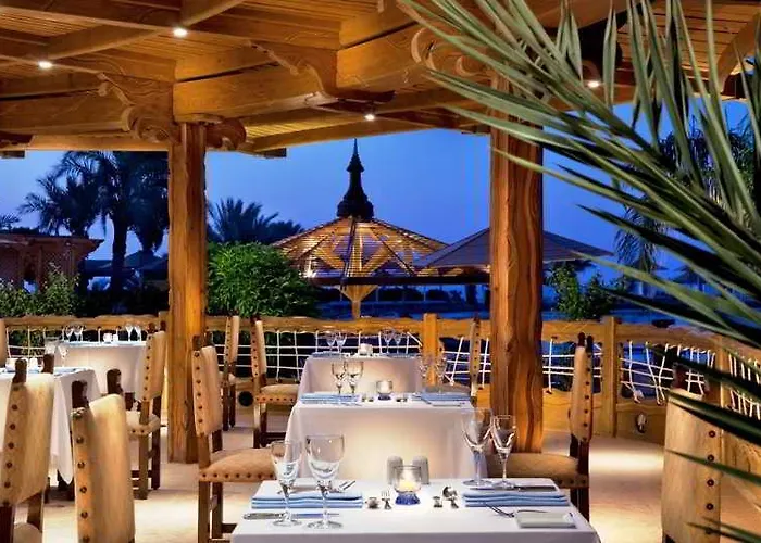 V Sheikh Üdülőközpont 5*